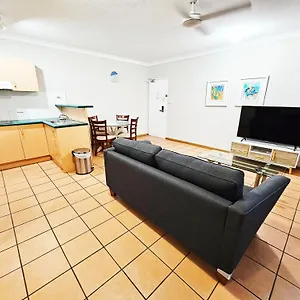 https://royal-palm-villas.cairnshotels4all.com